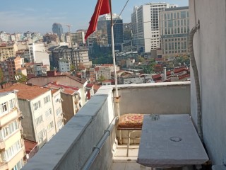 İstanbul Kurtuluş son durakta satılık 1+1 daire