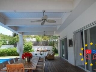 mugla-bodrum-da-luks-havuzlu-kiralik-villa